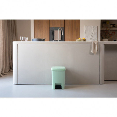 Κάδος απορριμμάτων με πεντάλ Brabantia StepUp 1008484, 25 L, Οικολογικά υλικά, Μεγάλο άνοιγμα, Ανοιχτό πράσινο