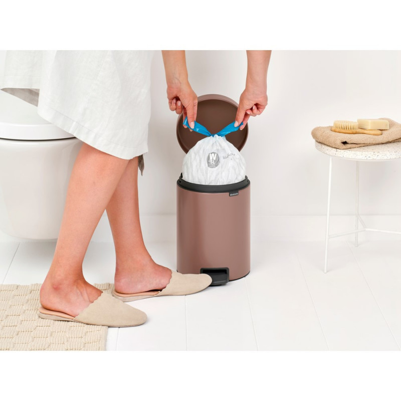 Κάδος με πεντάλ Brabantia NewIcon 1008841, 5 L, Ομαλό κλείσιμο, Αντιολισθητική βάση, Σατινέ φινίρισμα, Καφέ