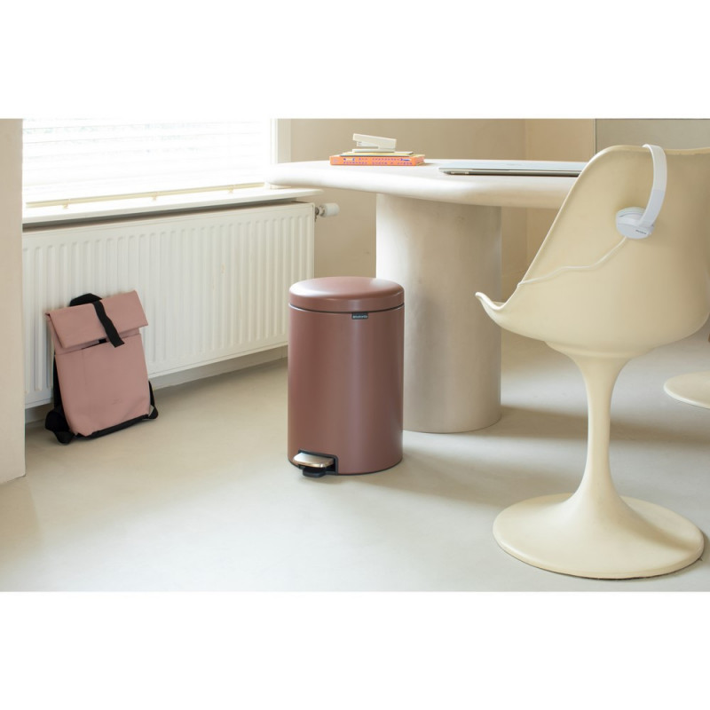 Κάδος με πεντάλ Brabantia NewIcon 1008849, 20 l, Ομαλό κλείσιμο, Αντιολισθητική βάση, Σατινέ φινίρισμα, Καφέ