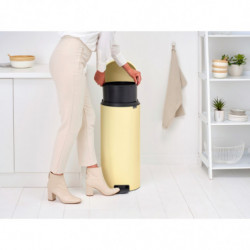 Κάδος απορριμμάτων με πεντάλ Brabantia NewIcon 1008852, 30 l, Εύκολο κλείσιμο, Αντιολισθητική βάση, Κίτρινο