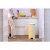 Κάδος απορριμμάτων με πεντάλ Brabantia NewIcon 1008852, 30 l, Εύκολο κλείσιμο, Αντιολισθητική βάση, Κίτρινο