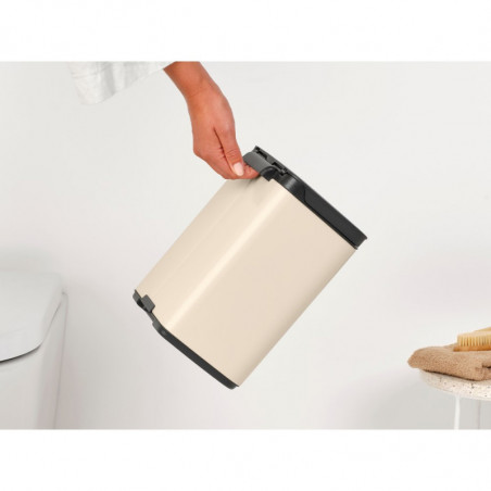 Κάδος Brabantia Bo Small 1008865, 4 L, Ομαλό και αθόρυβο άνοιγμα, Αντιολισθητική βάση, Μπεζ