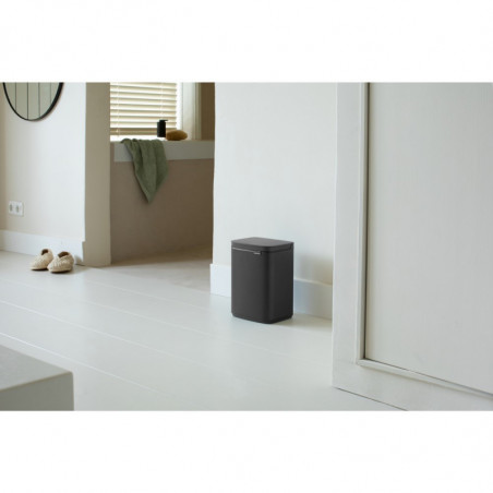 Κάδος Brabantia Bo Small 1008866, 4 L, Ομαλό και αθόρυβο άνοιγμα, Αντιολισθητική βάση, Ορυκτή επίστρωση, Σκούρο γκρι