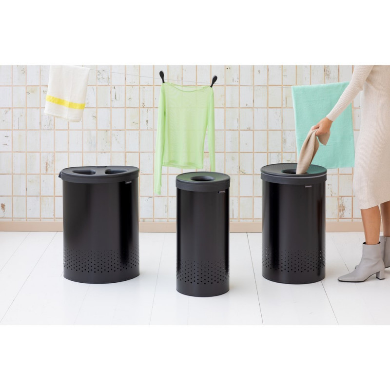 Brabantia 1008916 Καλάθι πλυντηρίου ρούχων, 35 L, πλαστικό καπάκι, πλήρωση χωρίς άνοιγμα, οπές εξαερισμού, μαύρο