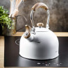 Τσαγιέρα με σφυρίχτρα Kinghoff KH 1860, 2.5l, Επαγωγή, Ξύλινη λαβή, Λευκό
