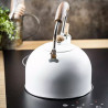 Τσαγιέρα με σφυρίχτρα Kinghoff KH 1860, 2.5l, Επαγωγή, Ξύλινη λαβή, Λευκό
