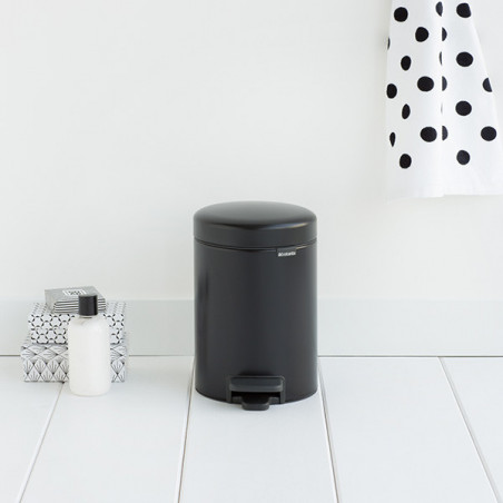 Κάδος με πεντάλ Brabantia NewIcon 649001, 3 L, Ομαλό κλείσιμο, Αντιολισθητική βάση, Μαύρο