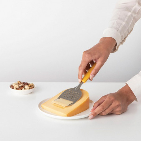 Μαχαίρι τυριού με τρίφτη Brabantia Tasty+ 1001191, Λεπίδα γυαλισμένη με υπέρηχο, Ανοξείδωτο ατσάλι, Κίτρινο