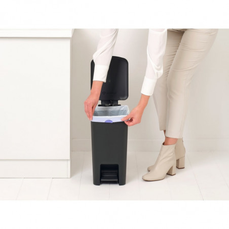 Κάδος απορριμμάτων με πεντάλ Brabantia StepUp 1008479, 16 L, Οικολογικά υλικά, Μεγάλο άνοιγμα, Σκούρο γκρι