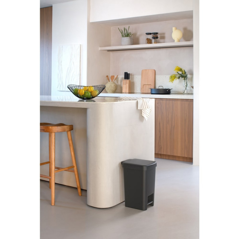 Κάδος απορριμμάτων με πεντάλ Brabantia StepUp 1008479, 16 L, Οικολογικά υλικά, Μεγάλο άνοιγμα, Σκούρο γκρι