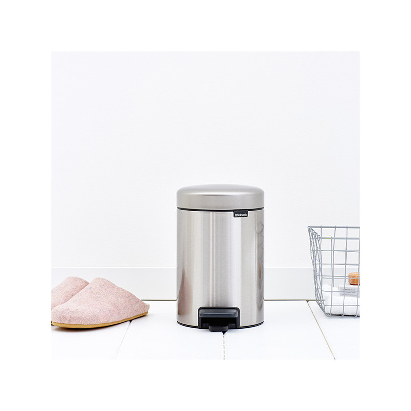 Κάδος απορριμμάτων με πεντάλ Brabantia NewIcon 648998, 3 L, Εύκολο κλείσιμο, Αντιολισθητική βάση, Inox/Matte