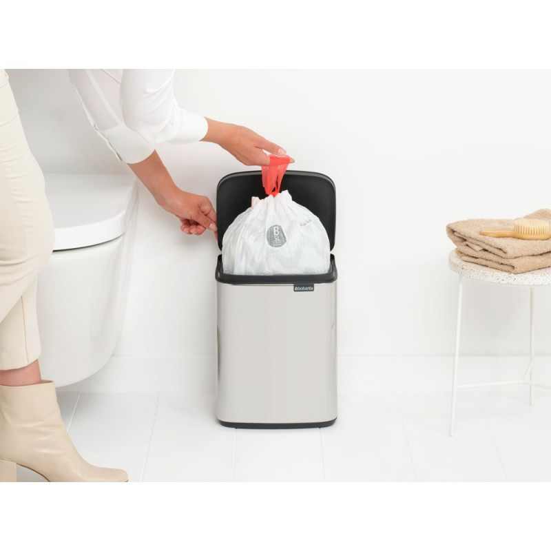 Κάδος Brabantia Bo Small 1006630, 7 L, Ομαλό και αθόρυβο άνοιγμα, Αντιολισθητική βάση, Inox