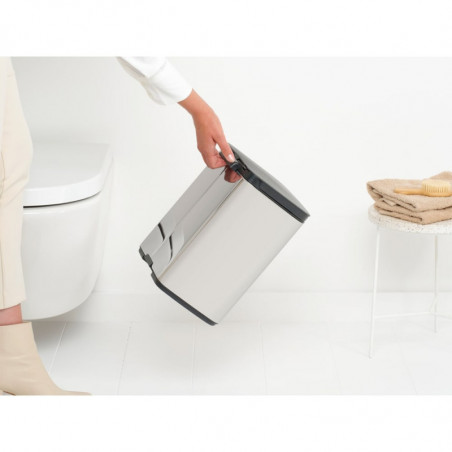 Κάδος Brabantia Bo Small 1006630, 7 L, Ομαλό και αθόρυβο άνοιγμα, Αντιολισθητική βάση, Inox