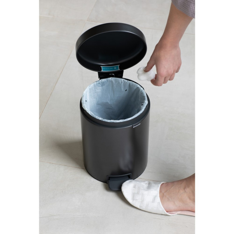 Κάδος απορριμμάτων με πεντάλ Brabantia NewIcon 1008838, 5 L, Ομαλό κλείσιμο, Αντιολισθητική βάση, Σκούρο γκρι