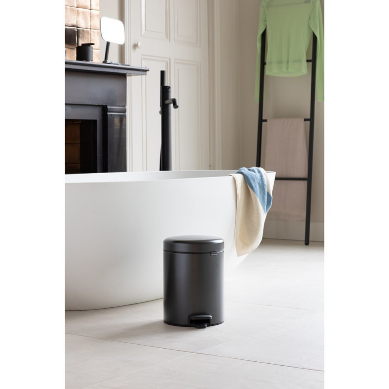 Κάδος απορριμμάτων με πεντάλ Brabantia NewIcon 1008838, 5 L, Ομαλό κλείσιμο, Αντιολισθητική βάση, Σκούρο γκρι