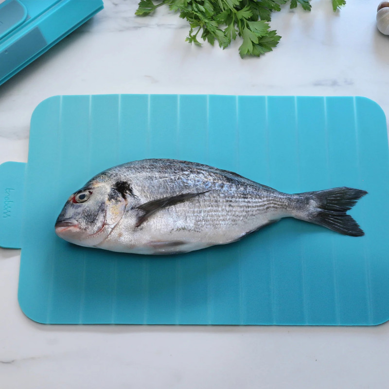 Σανίδα κοπής Trebonn 1021110, Αναδιπλούμενο, 39x24 cm, Αντιολισθητικό, Μαγνητικό κλείσιμο, Μπλε ανοιχτόχρωμο