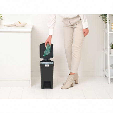 Κάδος απορριμμάτων με πεντάλ Brabantia StepUp 1008476, 10 L, Οικολογικά υλικά, Μεγάλο άνοιγμα, Σκούρο γκρι