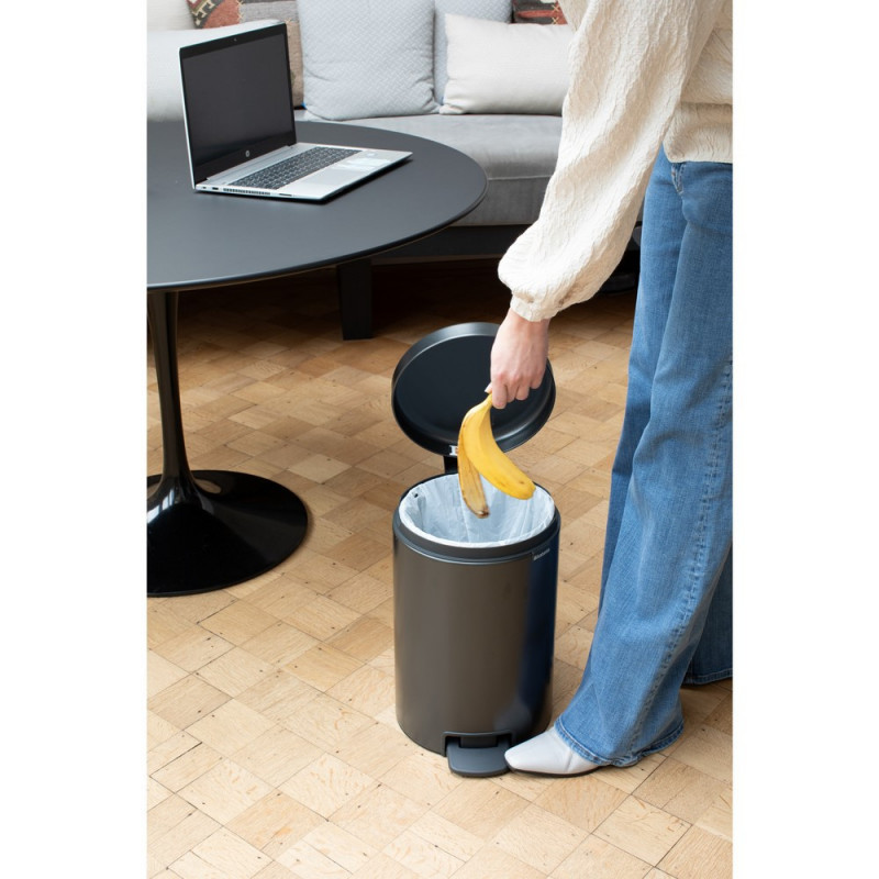 Κάδος με πεντάλ Brabantia NewIcon 1008842, 12 L, Ομαλό κλείσιμο, Αντιολισθητική βάση, Σκούρο γκρι