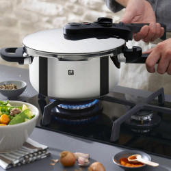 Χύτρα ταχύτητας Zwilling EcoQuick II 64243422, 4 l, 22 cm, 2 ρυθμίσεις, Βαλβίδα ασφαλείας, Ανοξείδωτο ατσάλι 18/10, Επαγωγή, Ασημί