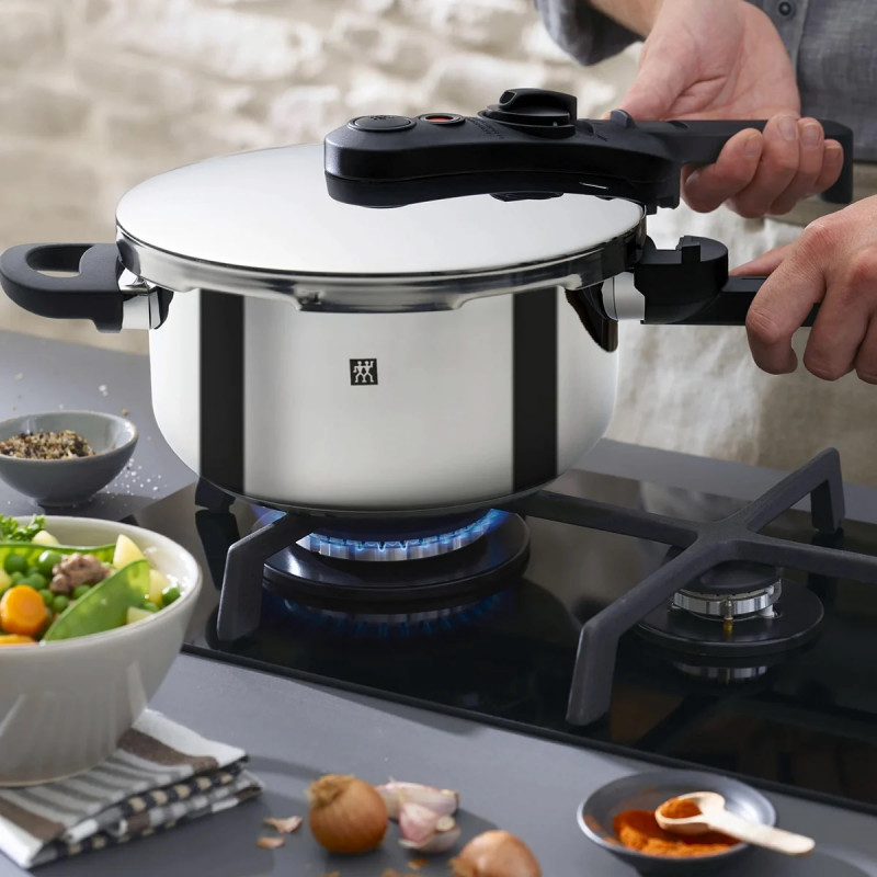 Χύτρα ταχύτητας Zwilling EcoQuick II 64243422, 4 l, 22 cm, 2 ρυθμίσεις, Βαλβίδα ασφαλείας, Ανοξείδωτο ατσάλι 18/10, Επαγωγή, Ασημί