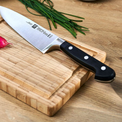 Επαγγελματικό μαχαίρι σεφ Zwilling Professional S 31021201, 20cm, Ανοξείδωτο ατσάλι 18/10, σφυρήλατα λεπίδες Sigmaforge, σκλήρυνση πάγου Friodur, Ασημί/Μαύρο