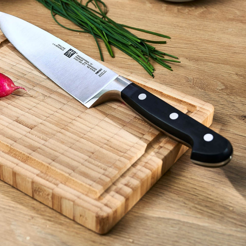 Επαγγελματικό μαχαίρι σεφ Zwilling Professional S 31021201, 20cm, Ανοξείδωτο ατσάλι 18/10, σφυρήλατα λεπίδες Sigmaforge, σκλήρυνση πάγου Friodur, Ασημί/Μαύρο