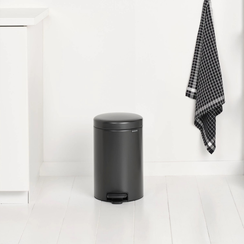 Κάδος με πεντάλ Brabantia NewIcon 1008842, 12 L, Ομαλό κλείσιμο, Αντιολισθητική βάση, Σκούρο γκρι