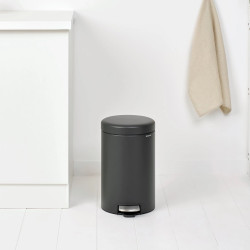 Κάδος με πεντάλ Brabantia NewIcon 649741, 12 l, Ομαλό κλείσιμο, Αντιολισθητική βάση, Ορυκτή επίστρωση, Σκούρο γκρι