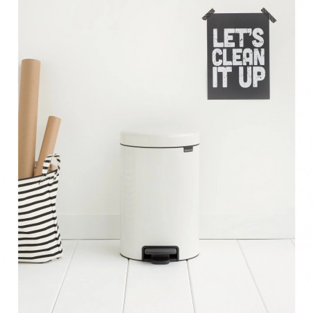 Κάδος με πεντάλ Brabantia NewIcon 649019, 12 L, Ομαλό κλείσιμο, Αντιολισθητική βάση, Λευκό