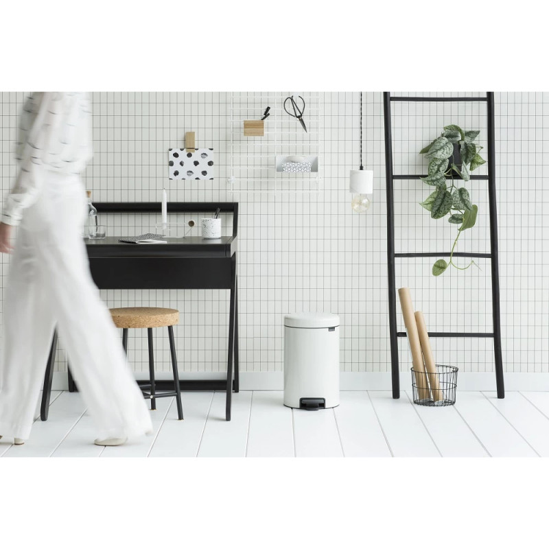 Κάδος με πεντάλ Brabantia NewIcon 649019, 12 L, Ομαλό κλείσιμο, Αντιολισθητική βάση, Λευκό
