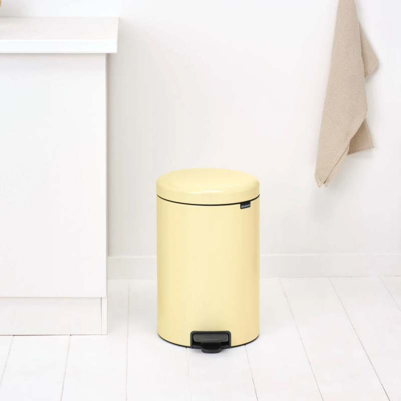 Κάδος απορριμμάτων με πεντάλ Brabantia NewIcon 649044, 20 l, Ομαλό κλείσιμο, Αντιολισθητική βάση, Κίτρινο