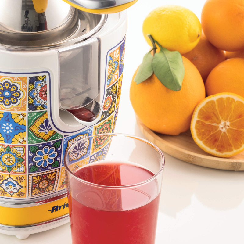 Πρέσα εσπεριδοειδών Ariete Positano JUICER 0413/0P, 85W, Μεταλλικό σώμα, Αθόρυβη λειτουργία, 2 εξαρτήματα, Λευκό/Κίτρινο