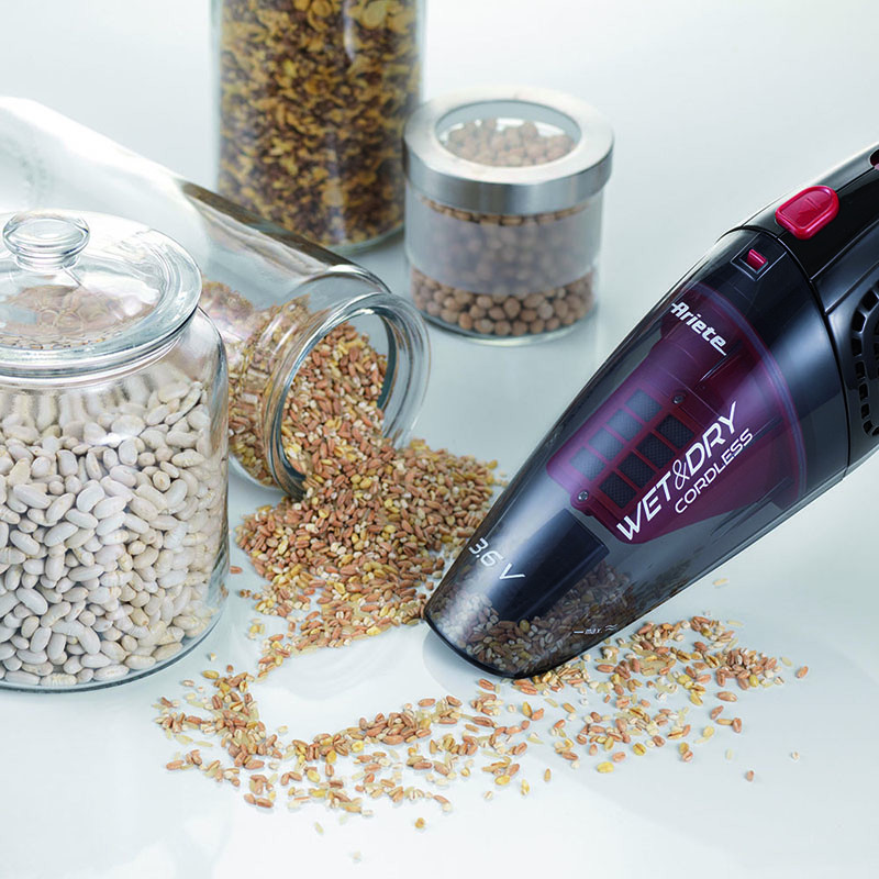 Σκούπα χειρός Ariete WET & DRY CORDLESS 2474/00, 400 ml, Μπαταρία LI-Ion 1200 mAh/3.6V, Αυτονομία 12 λεπτά, Πλένεται το φίλτρο, Μαύρο