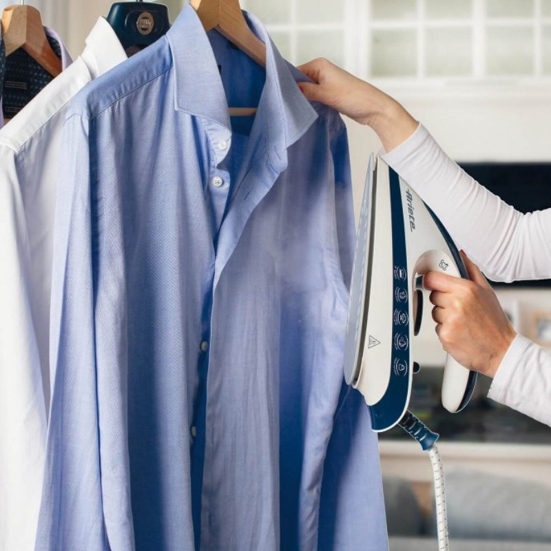 Σίδερο ατμού Ariete STEAM POWER PRO 5571/00, 2400W, 7 bar, 1.8 l, Κεραμική πλάκα, Απολιπαντής, Λειτουργία εξοικονόμησης ενέργειας, Λευκό/μπλε