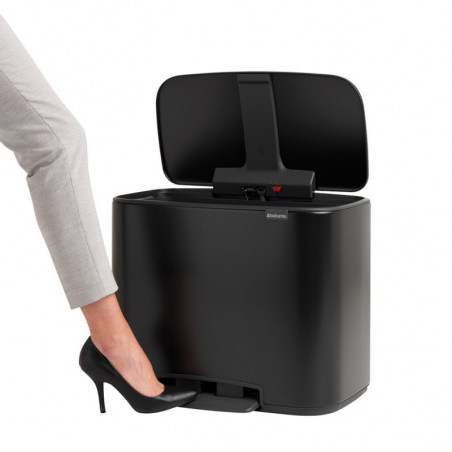 Κάδος Brabantia Bo Pedal 1000236, 36 L, Εύκολο κλείσιμο, Αντιολισθητική βάση, Ανθεκτικό στα δακτυλικά αποτυπώματα, Μαύρο