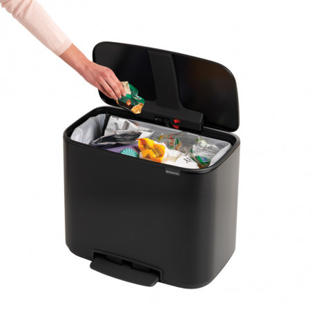 Κάδος Brabantia Bo Pedal 1000236, 36 L, Εύκολο κλείσιμο, Αντιολισθητική βάση, Ανθεκτικό στα δακτυλικά αποτυπώματα, Μαύρο