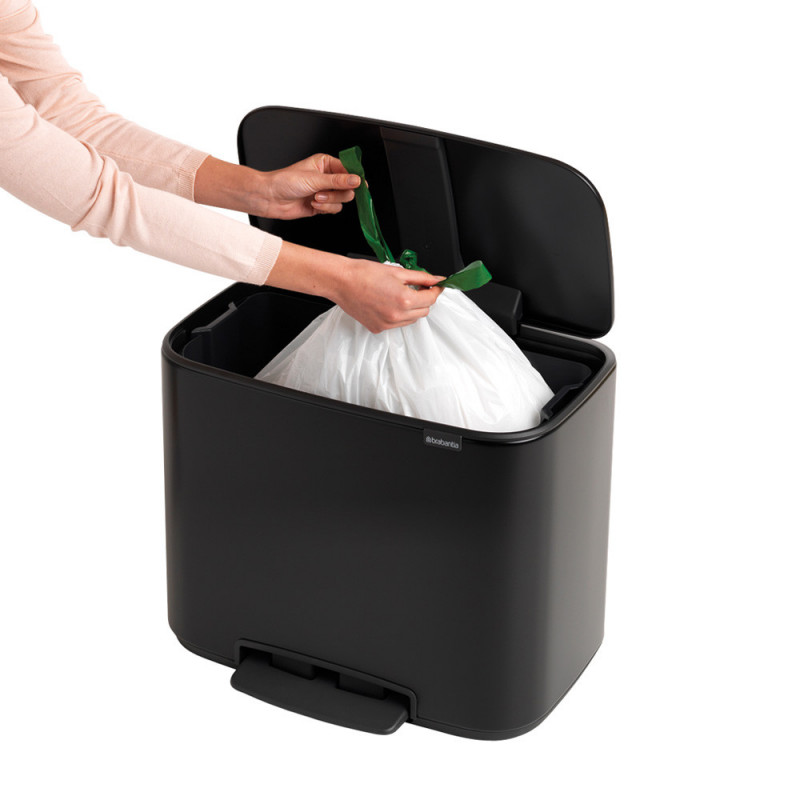Κάδος Brabantia Bo Pedal 1000236, 36 L, Εύκολο κλείσιμο, Αντιολισθητική βάση, Ανθεκτικό στα δακτυλικά αποτυπώματα, Μαύρο