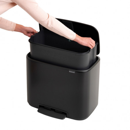 Κάδος Brabantia Bo Pedal 1000236, 36 L, Εύκολο κλείσιμο, Αντιολισθητική βάση, Ανθεκτικό στα δακτυλικά αποτυπώματα, Μαύρο