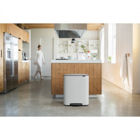 Κάδος απορριμμάτων Brabantia Bo Pedal 1003182, 60 λίτρα, Απαλό κλείσιμο, Αντιολισθητική βάση, Λευκό