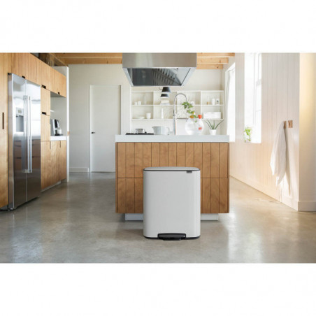 Κάδος απορριμμάτων Brabantia Bo Pedal 1003182, 60 λίτρα, Απαλό κλείσιμο, Αντιολισθητική βάση, Λευκό