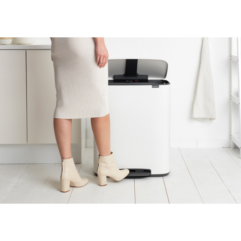 Κάδος απορριμμάτων Brabantia Bo Pedal 1003182, 60 λίτρα, Απαλό κλείσιμο, Αντιολισθητική βάση, Λευκό