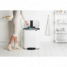 Κάδος απορριμμάτων Brabantia Bo Pedal 1003182, 60 λίτρα, Απαλό κλείσιμο, Αντιολισθητική βάση, Λευκό
