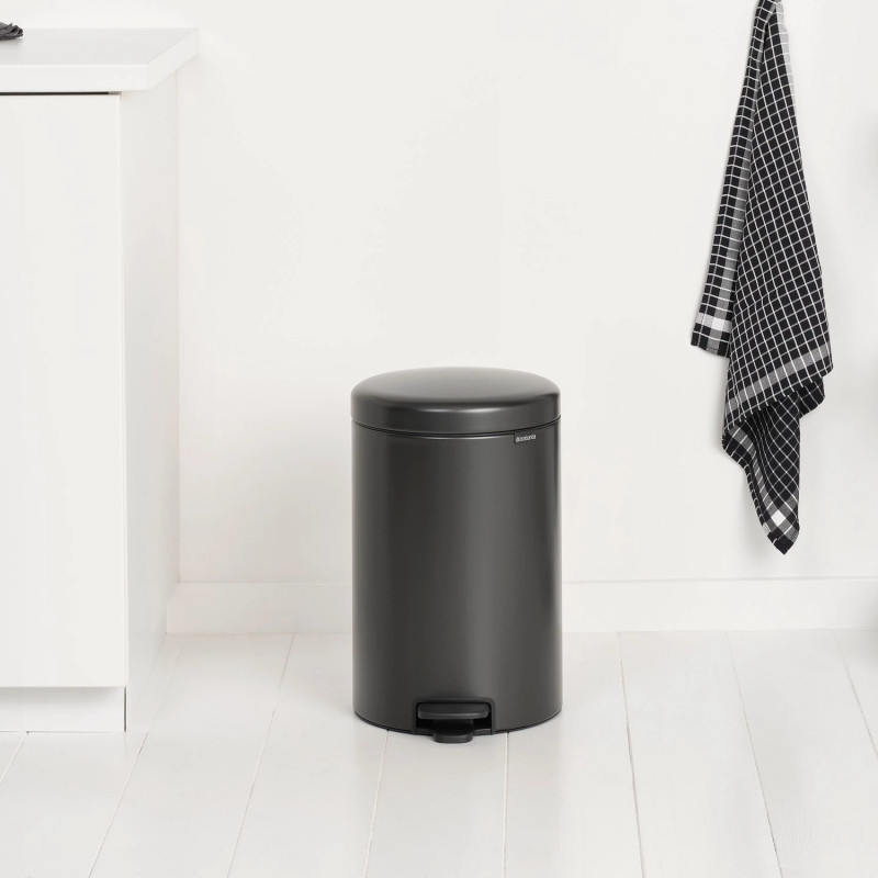 Κάδος με πεντάλ Brabantia NewIcon 1008846, 20 l, Ομαλό κλείσιμο, Αντιολισθητική βάση, Σκούρο γκρι