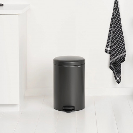 Κάδος με πεντάλ Brabantia NewIcon 1008846, 20 l, Ομαλό κλείσιμο, Αντιολισθητική βάση, Σκούρο γκρι