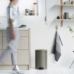 Κάδος απορριμμάτων με πεντάλ Brabantia NewIcon 649042, 20 l, Ομαλό κλείσιμο, Αντιολισθητική βάση, Γκρι