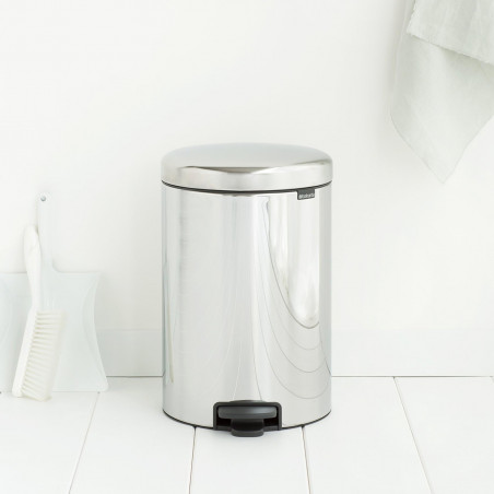 Κάδος με πεντάλ Brabantia NewIcon 649048, 20 l, Ομαλό κλείσιμο, Αντιολισθητική βάση, Μεταλλικός εσωτερικός κάδος, Inox