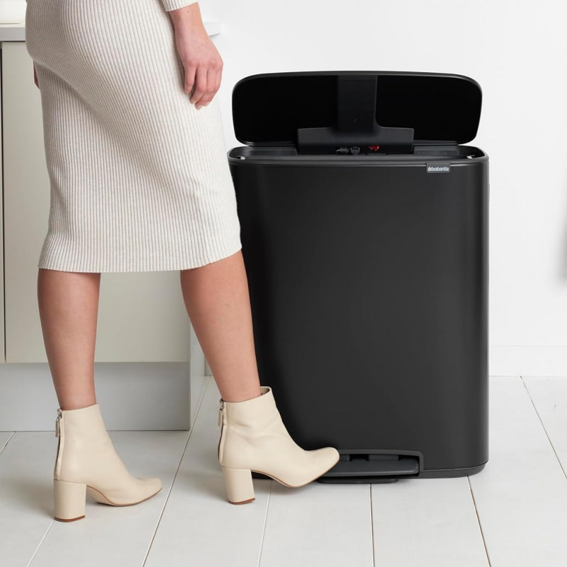 Κάδος Brabantia Bo Pedal 1003185, 60 L, Εύκολο κλείσιμο, Αντιολισθητική βάση, Μαύρο