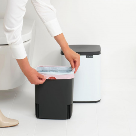 Κάδος Brabantia Bo Small 1006627, 7 L, Ομαλό και αθόρυβο άνοιγμα, Αντιολισθητική βάση, Λευκό