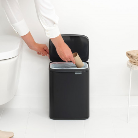 Κάδος Brabantia Bo Small 1006629, 7 L, Ομαλό και αθόρυβο άνοιγμα, Αντιολισθητική βάση, Μαύρο