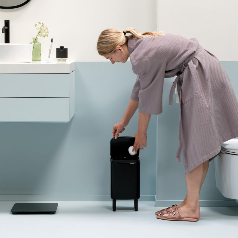 Κάδος Brabantia Bo Small Hi 1006641, 4 L, Ομαλό και αθόρυβο άνοιγμα, Αντιολισθητική βάση, Μαύρο